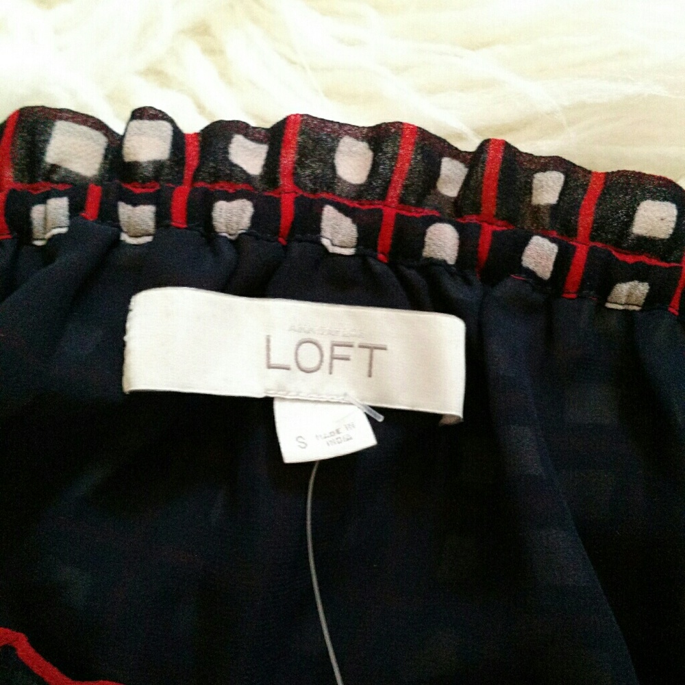 NWT Ann Taylor LOFT Off The Shoulder Bell Sleeve - Picture 4 of 4
